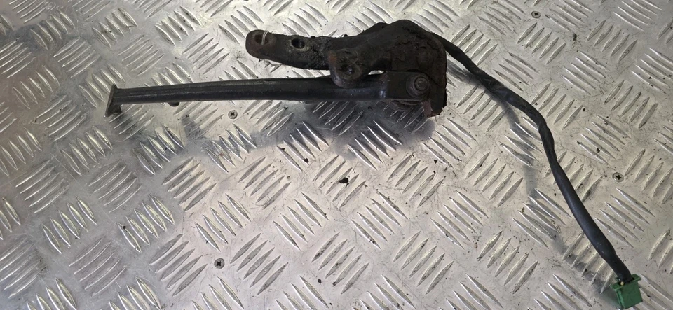 Soporte lateral con interruptor Honda CBR 1000 F-J Foto 2 de 2