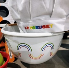 LE CREUSET Limited Family Kids Holiday Bakeware Set Mixing Bowl Hat Bowls NEW