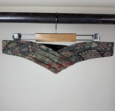 Vintage Floral Tapestry Accent Belt With V Synched Waist Detail Size 27  - 33  