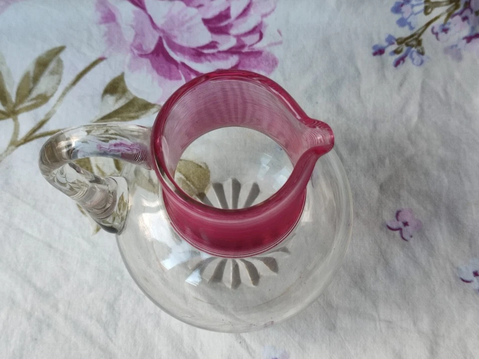 ANCIEN PETIT POT À EAU EN CRISTAL COL ANNELÉ ROSE - Photo 4/4