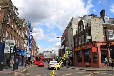 Foto A2 Annäherung an die Britannia-Kreuzung und Camden High Street Camde c2011