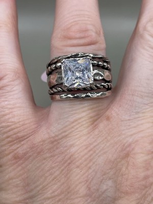Noa Zuman Signed Sterling Silver 925 CZ Stone Hammered 8.25 Ring