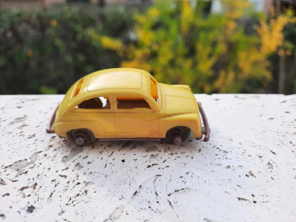 FIAT 600 ROMOLO GIANOTTI ROG VINTAGE PLASTIC CAR SCALA 1/66 MACCHININA - Immagine 2 di 4