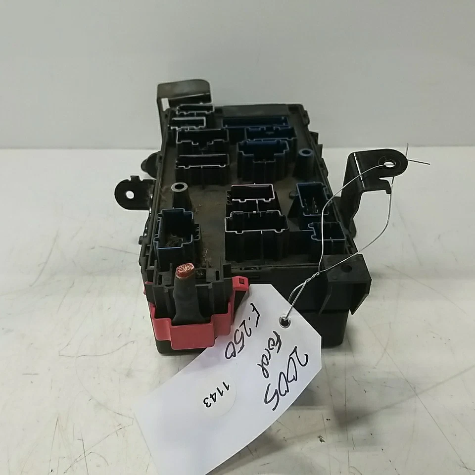 2005 Ford F250 Under Dash Fuse Relay Box OEM 5C3T14A067BE 5.4L Gas - Image 3 of 4