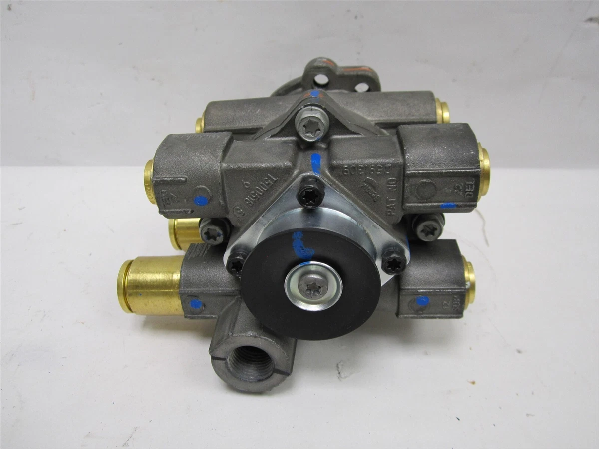 K141875 NEW BENDIX E-8P FOOT BRAKE VALVE ASSEMBLY 6712574C91 | eBay