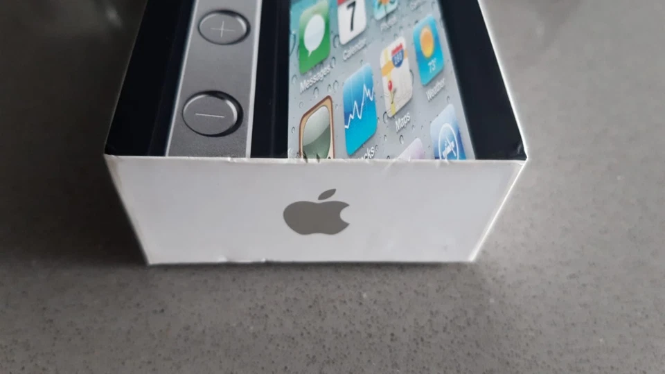 Apple iPhone 4 A1332 Smartphone - 16GB Black WITH ORIGINAL BOX 2010 MC603IP/A - Imagen 2 de 4