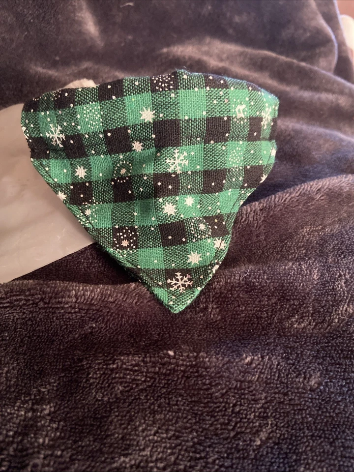 Collares para gatos de invierno/navidad uno con pajarita y otro con pañuelo y campanas Foto 2 de 4