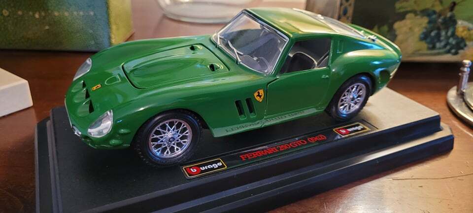 【ブラーゴ】Ferrari 250 GTO ミニカー Bburago 1:24th Ferrari 250 GTO MIB | eBay