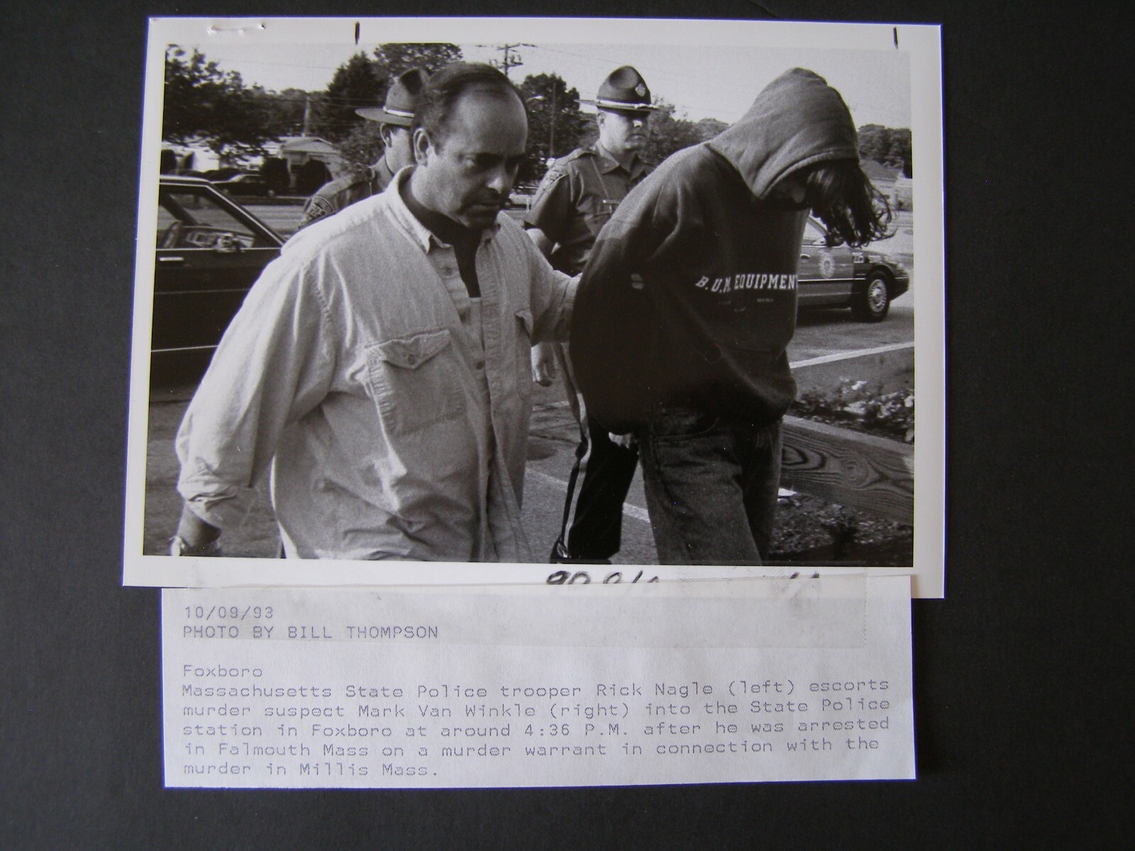 Glossy Press Photo 1993 MA P O Rick Nagle Escorts Murder Susp Mark Van(02)