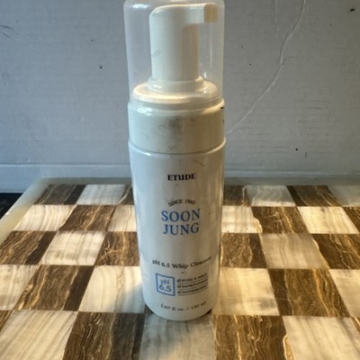 Etude House Soon Jung pH 6.5 Whip Cleanser 150 ml / 5.07 fl.oz