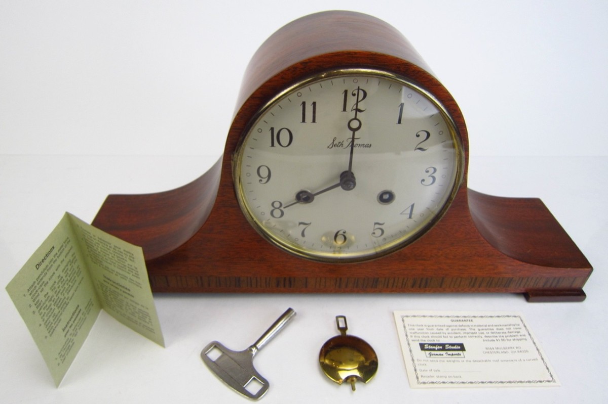 Seth Thomas Mantle Clock Brown Wood with Key E899-156 Keeps Good