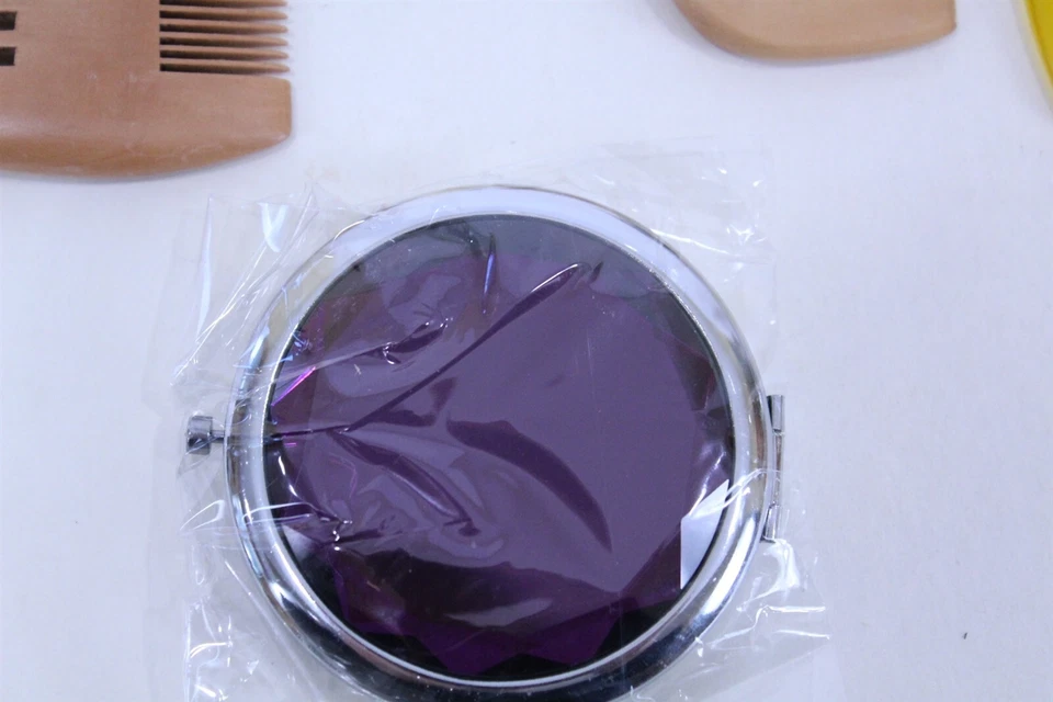 Lote de 7 piezas para el cuidado del cabello de belleza con compacto facetado, 5 peines, cepillo Foto 3 de 4