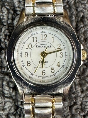 Ladies Timex Essentials vintage watch Vintage TIMEX Watch Womens Silver Tone Stainless Steel  main image 4