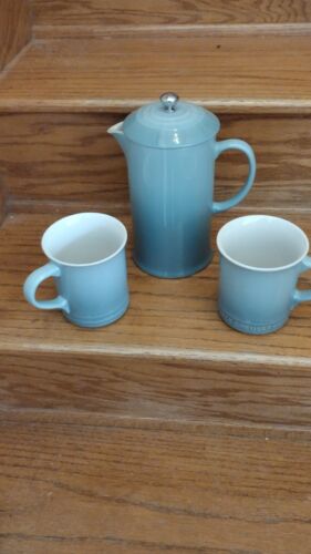 Le Creuset Stoneware Sea salt 34oz French Coffee Press and 2 -14 Ounce Mugs - Picture 1 of 10