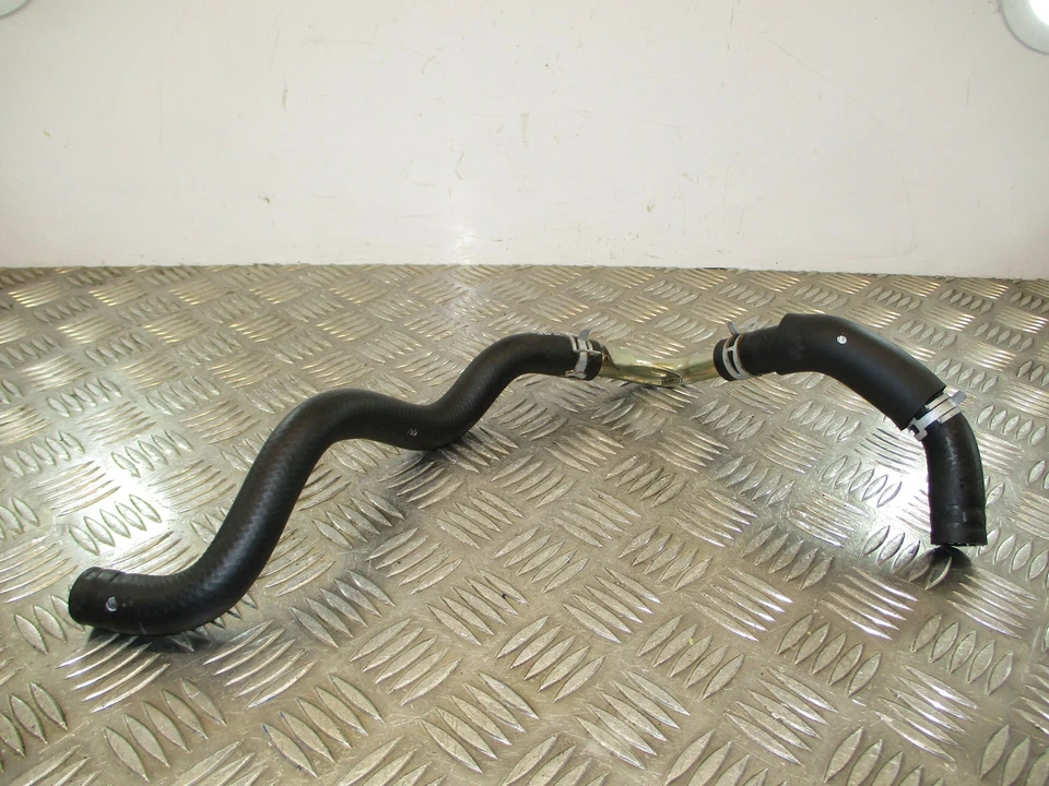 Mitsubishi L200 2016 2,4 DI-D 4x4 4N15. Tubo refrigerante de agua 48K Foto 2 de 4