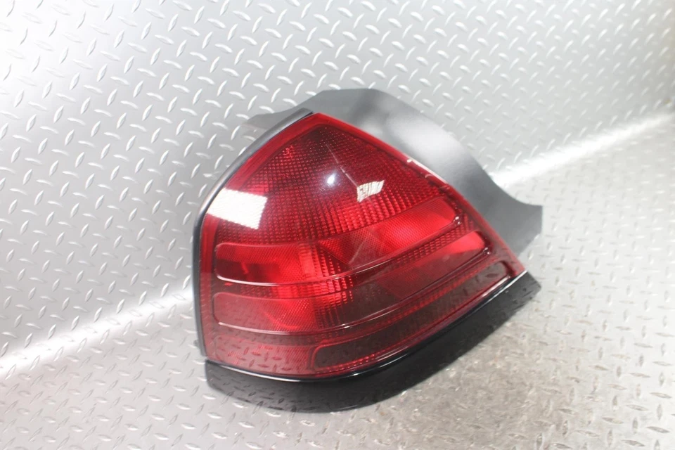 03-04 Marauder Left Quarter Panel LH Taillight Tail Light Lamp Lens Factory OEM Foto 3 de 4