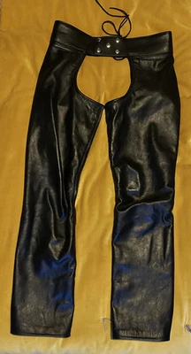 Chaps vintage en cuir noir achetés à San Francisco (années 1990) - Photo 1/4