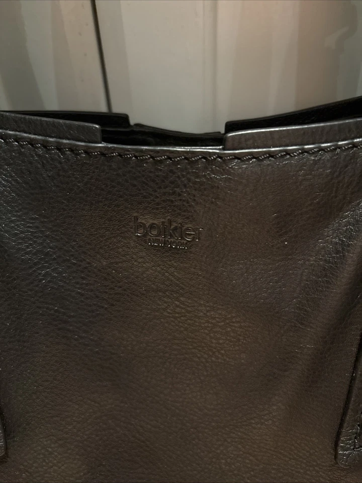 Bolso de Mano Botkier de Cuero - Bolso de Diseñador Texturizado Negro y Metálico - Elegante Foto 4 de 4