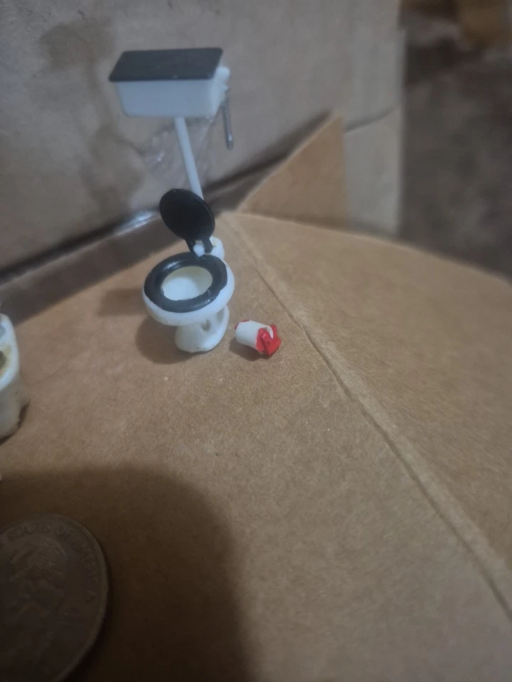 Lote de 20 muebles pequeños para casa de muñecas con bebé Foto 4 de 4