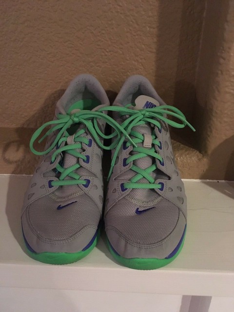 nike tennis shoes green