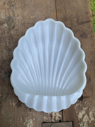 Vintage Milk Glass Shell Shaped Soap Trinket Change Dish