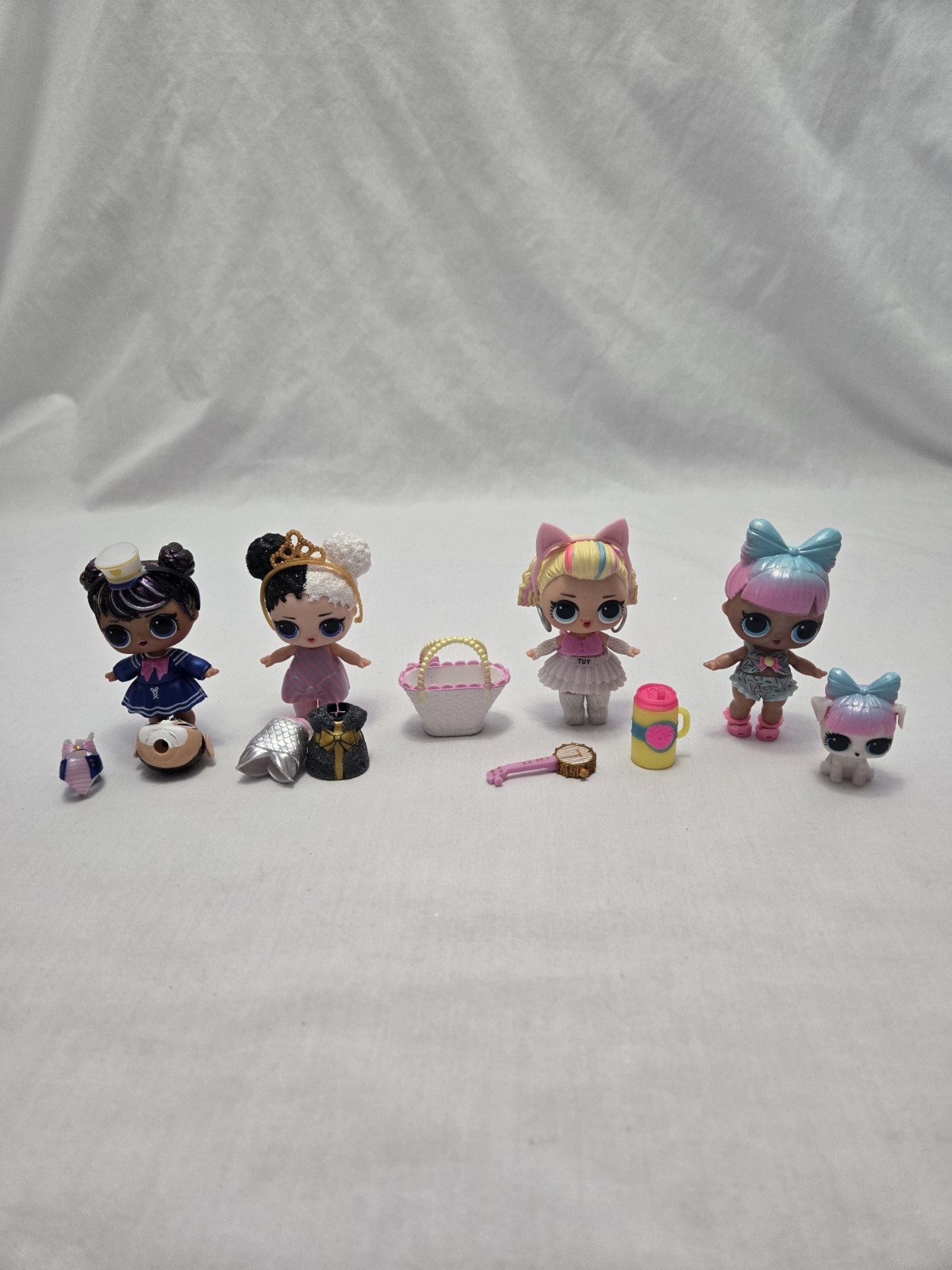 LOL Surprise 4 Doll Bundles with Matching Accessories