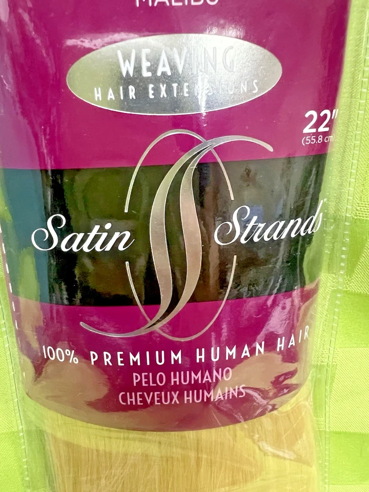 Extensiones de tejido de cabello humano premium rubio platino 22" hebras satinadas Malibú Foto 4 de 4