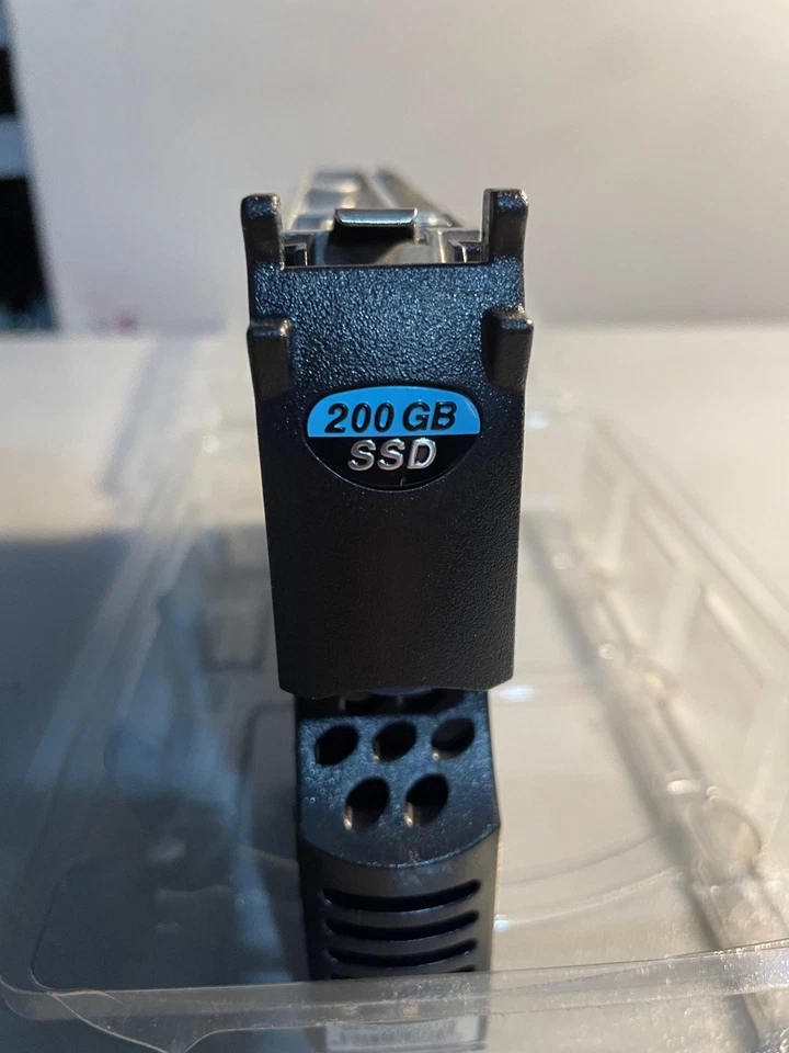 sTec ZeusIOPS 200GB SAS SSD EMC51-02001-223U / Z16IFE3D-200/520UCT - EMC - Image 3 of 3