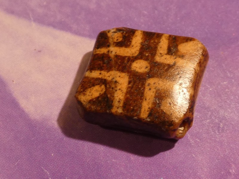ANCIENT ANTIQUE PUMTEK BEAD RARE DIAMOND TABULAR LINE DECORATED BURMESE BEAD # 1