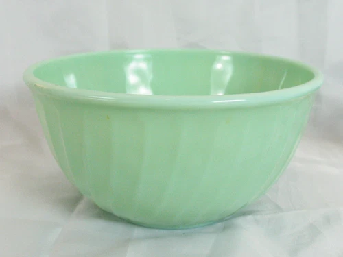 FIRE KING ANCHOR HOCKING JADEITE Vintage 1950s? Not numbered 9" Mixing Bowl