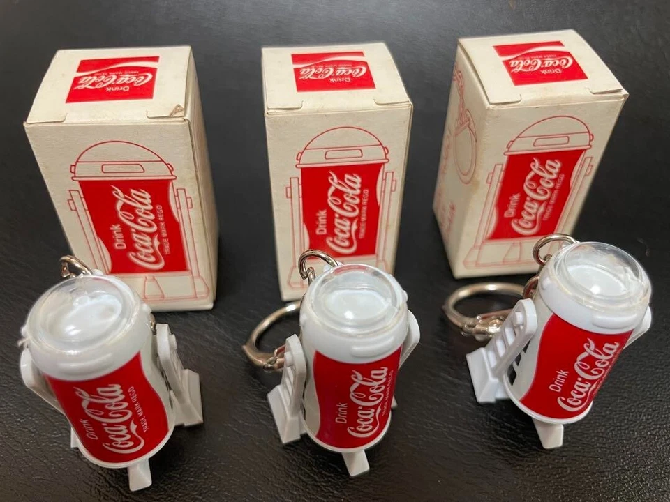 Vintage Coca-Cola STARWARS R2-D2 Keychain Set of 3 With Box - Image 2 of 4