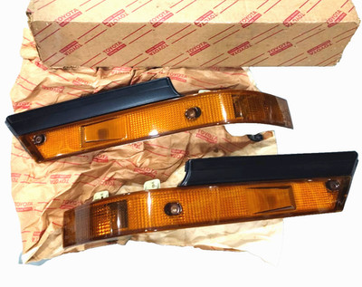 Genuine TOYOTA Corona AT150 AT151 CT150 ST150 Turn Signal Lamp NOS Japan 1983 85