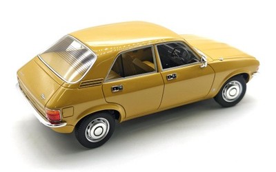 Austin Allegro Glacier gold 1973 1:18 Cult Scale Models