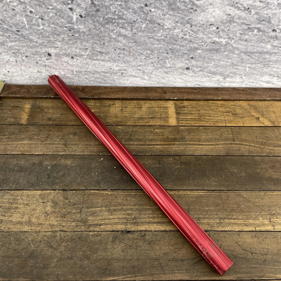 Tija de sillín BMX acanalada vintage roja torcida retorcida 22,2 nueva aleación años 70 80 poste Foto 3 de 4