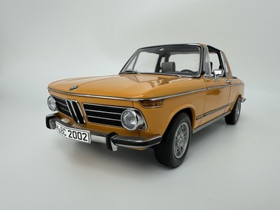 BMW 2002 Targa Orange 1:18 AUTOart Modellauto Klassiker