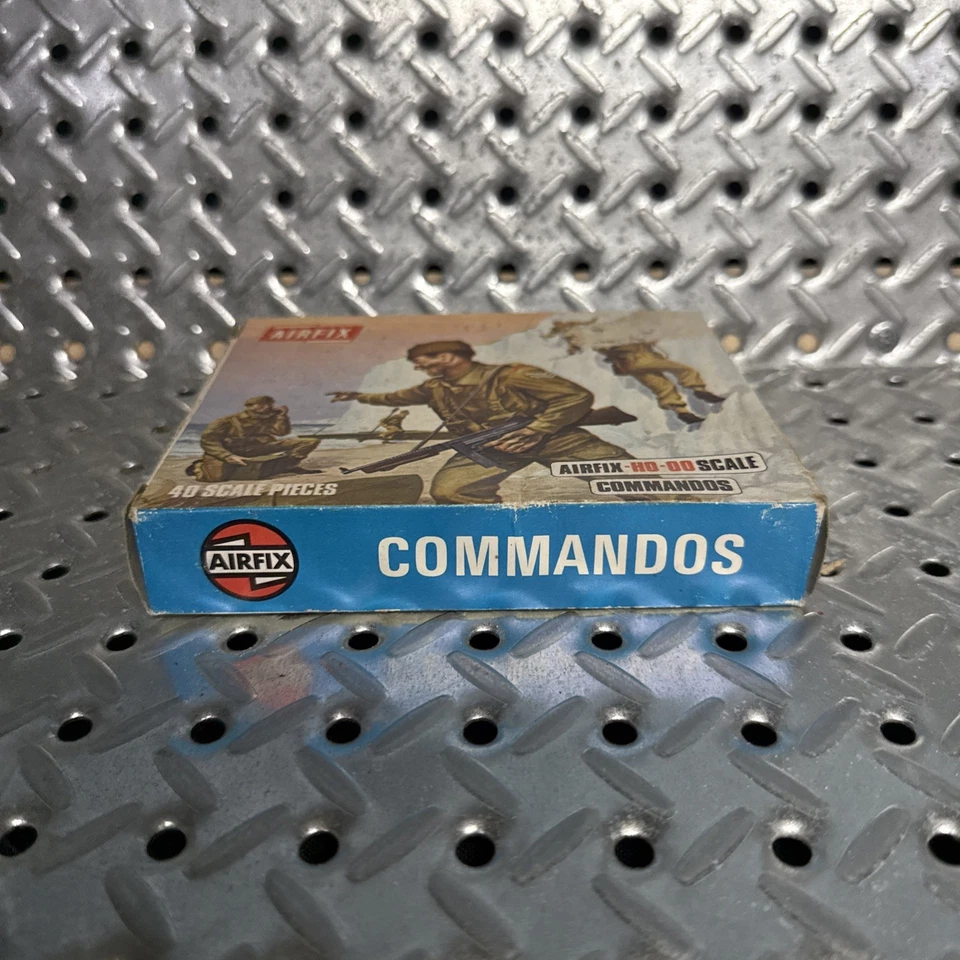 '70 AIRFIX HO COMANDOS BRITANNIQUES TREN ELÉCTRICO NEUF BOITE - 75 Piezas Foto 2 de 4