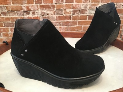 skechers parallel wedge bootie