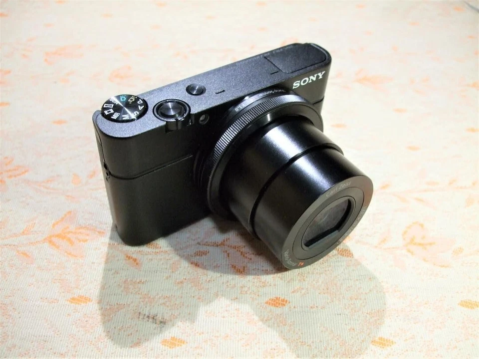 Appareil photo numérique compact Sony Cyber-Shot DSC-RX100 20,2 mégapixels ja... - Photo 3/4