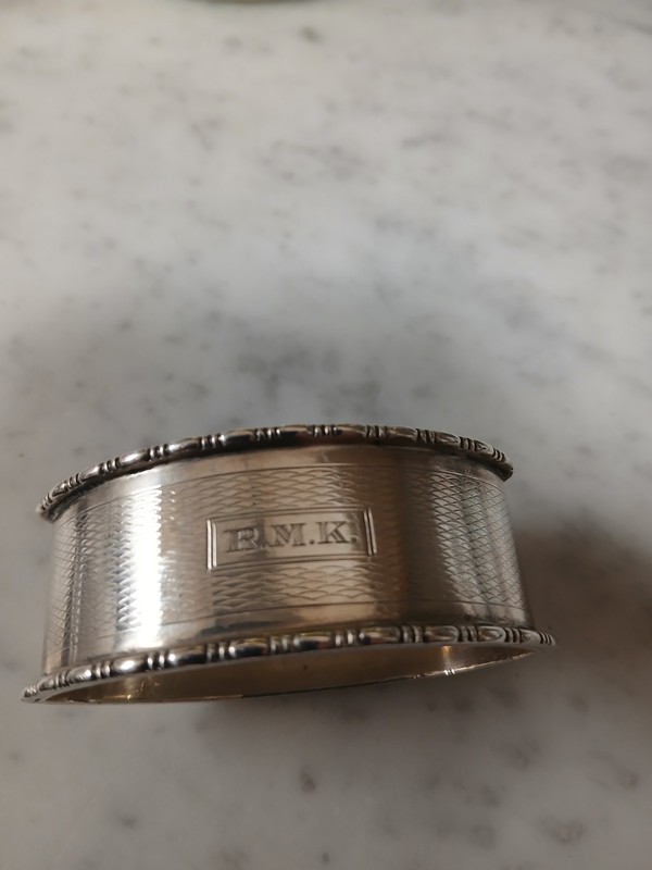 LOVELY STERLING SILVER NAPKIN RING, ENGRAVED DESIGN Birmingham  WHH maker
