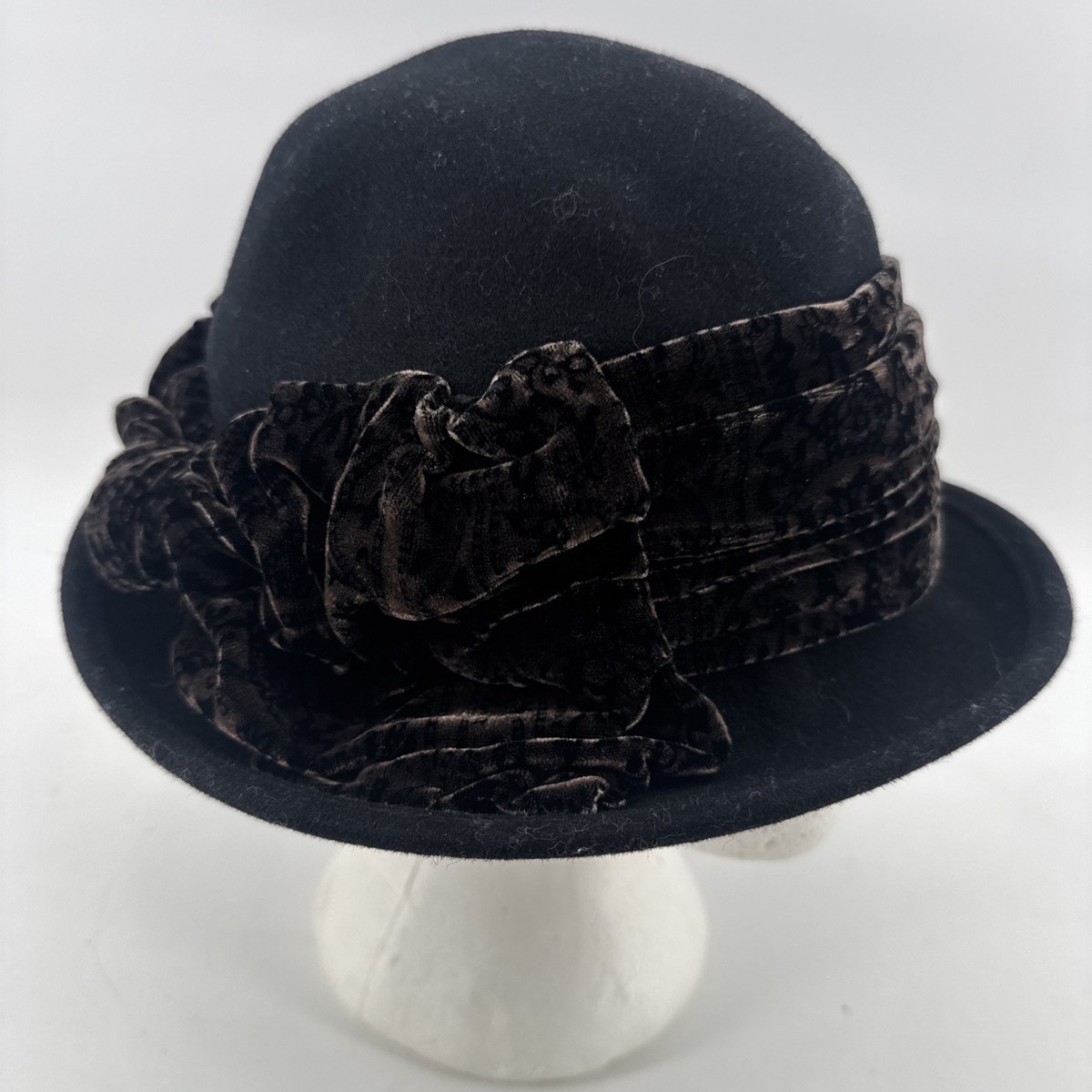 Vintage Black Velvet Hat *READ* 1920s Style Black Velvet Hat with Roses by Whitall & Shon  main image 4