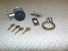 SCHLAGE SINGLE CYLINDER DEADBOLT LOCK - AGED BRONZE - TWO KEYS PER LOCK