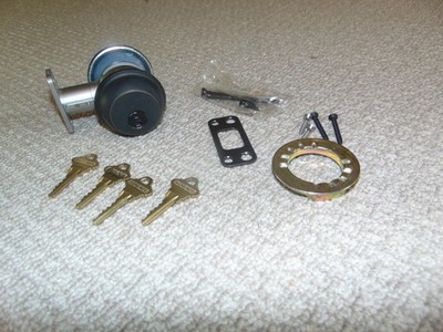 SCHLAGE SINGLE CYLINDER DEADBOLT LOCK - AGED BRONZE - TWO KEYS PER LOCK