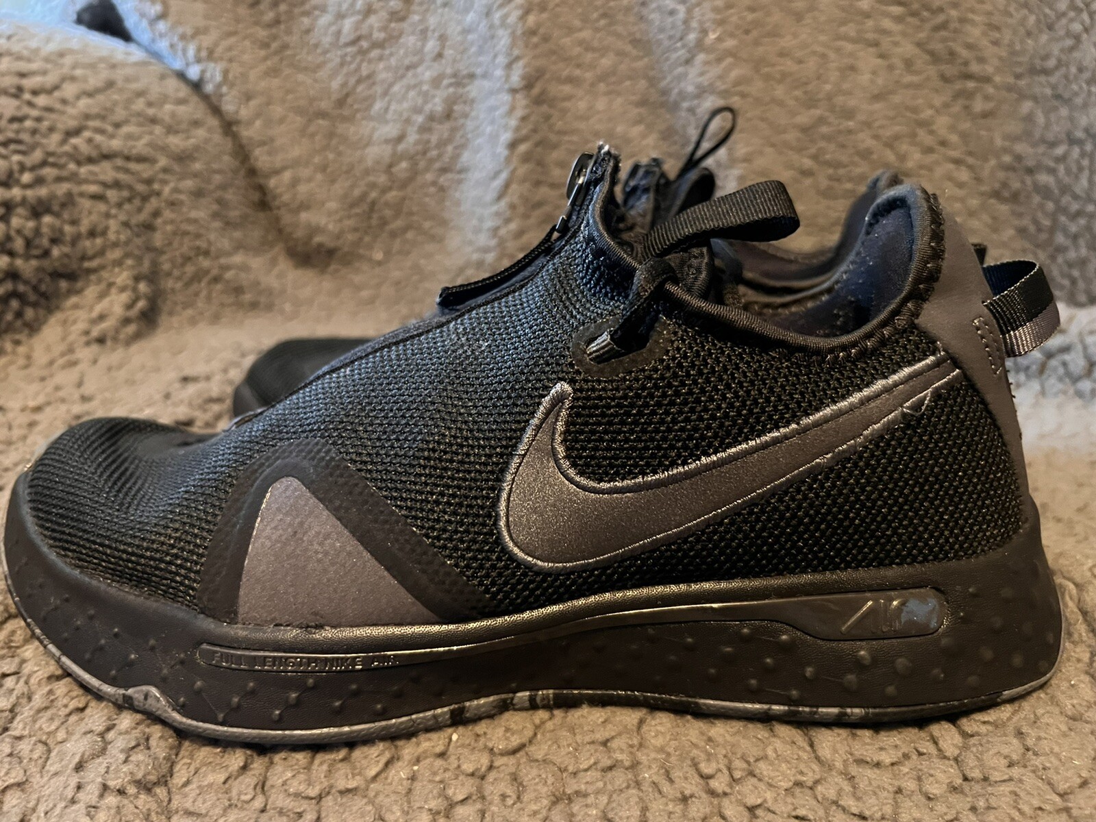 Nike Men's Paul 4 Triple Black Basketball Shoe… Gem