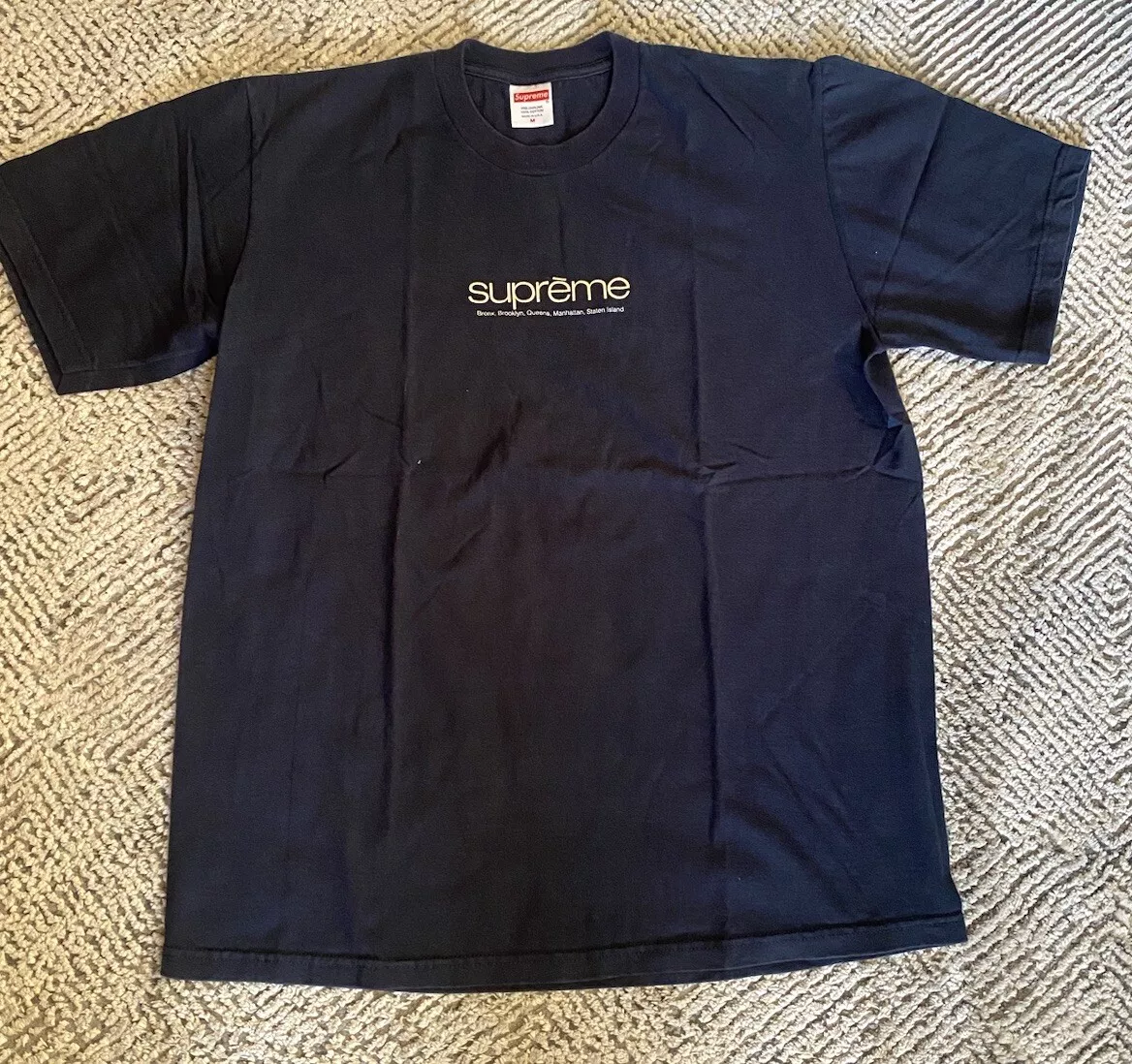 T shirt d'occasion Supreme Five Boroughs bleu marine SP22 taille Medium