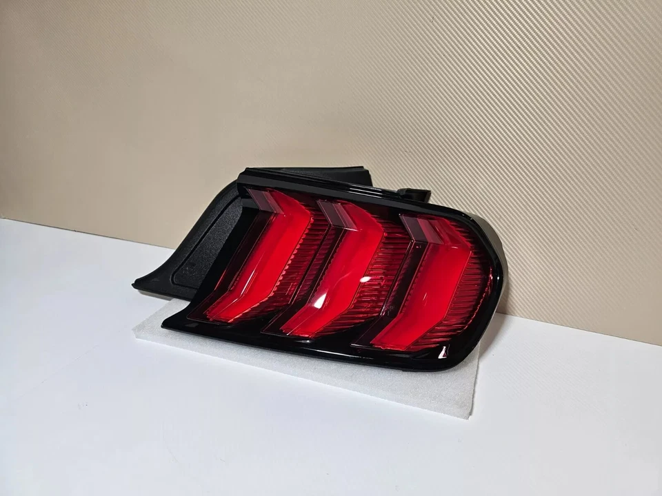 Ford Mustang OEM LED Right Tail Light 2018 2019 2020 2021 2022 - Изображение 2 из 4