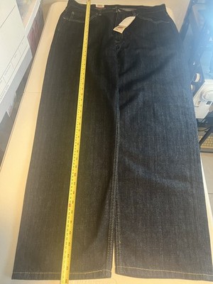 levis 550 relaxed fit tapered leg Men Size 38 X 32 Brand New.          13g