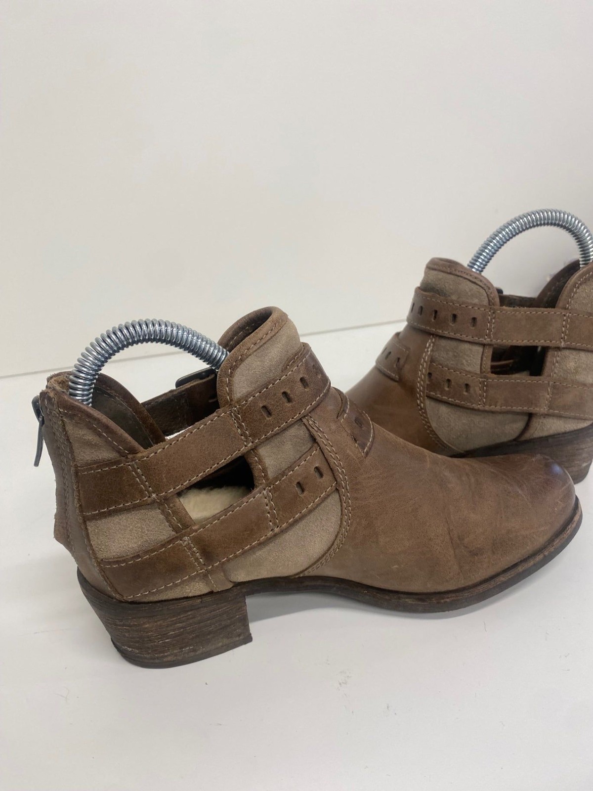 Fabulous UGG Patsy ankle strap western Boots UK4.… - image 9