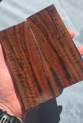 Outstanding Highly Figured Claro Walnut Knife scales