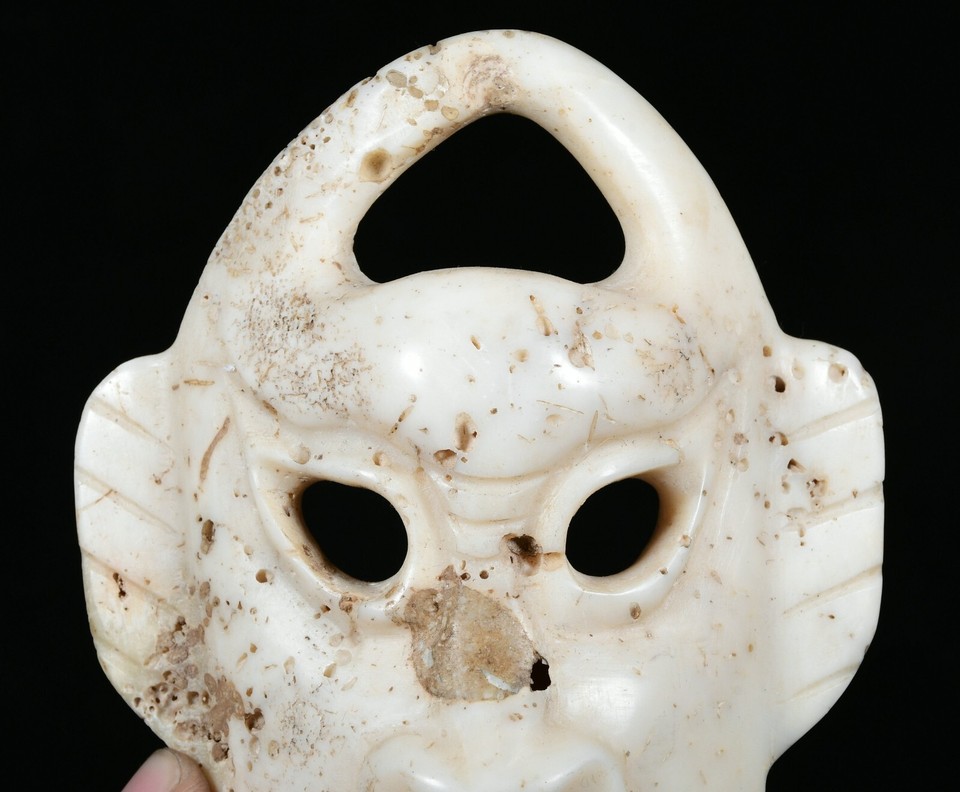 old-chinese-hongshan-culture-tridacna-people-person-beast-face-head