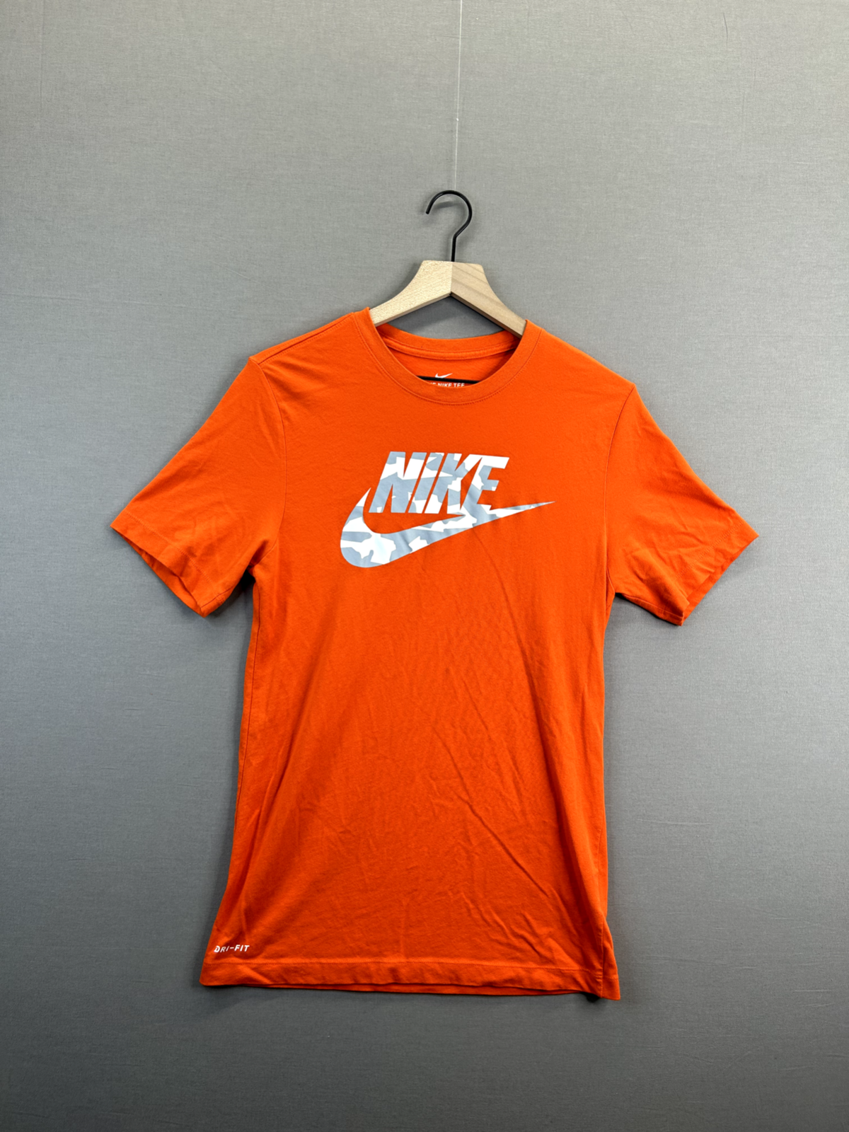 Nike Mens Orange T-Shirt Short Sleeve Crew Neck Size Small 